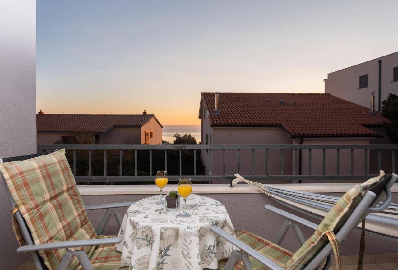Neno Apartment Макарска Екстериор снимка