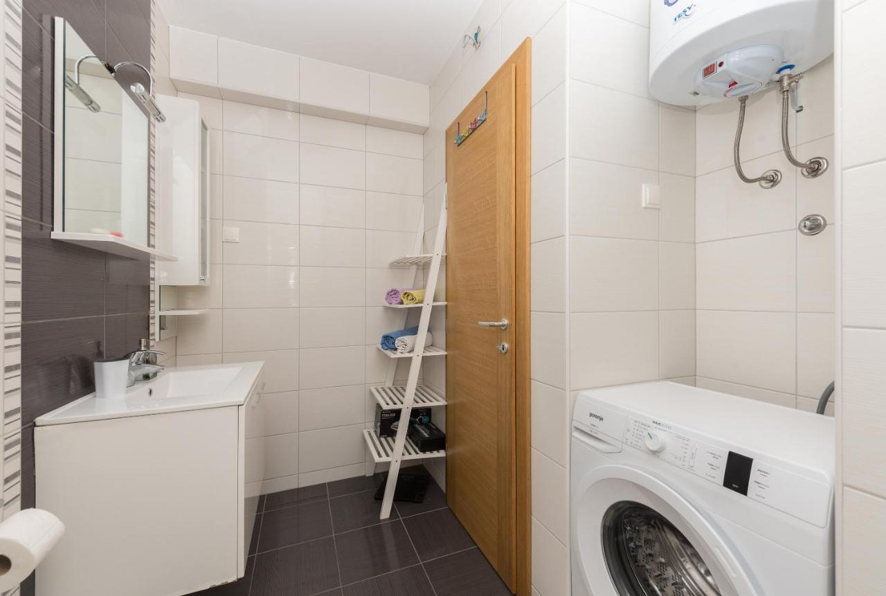 Neno Apartment Макарска Екстериор снимка