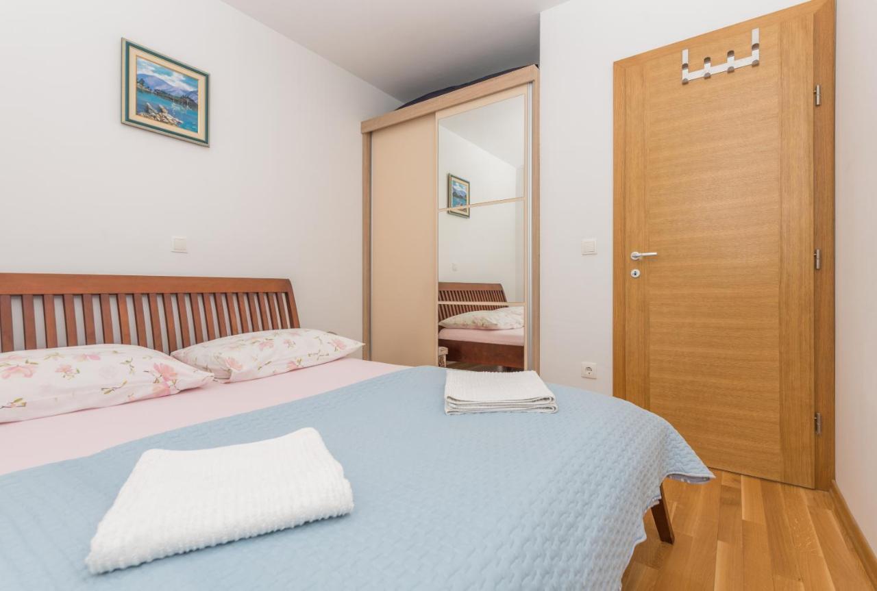 Neno Apartment Макарска Екстериор снимка
