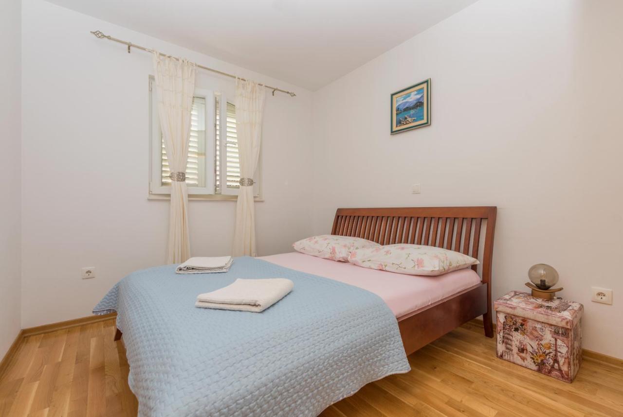 Neno Apartment Макарска Екстериор снимка