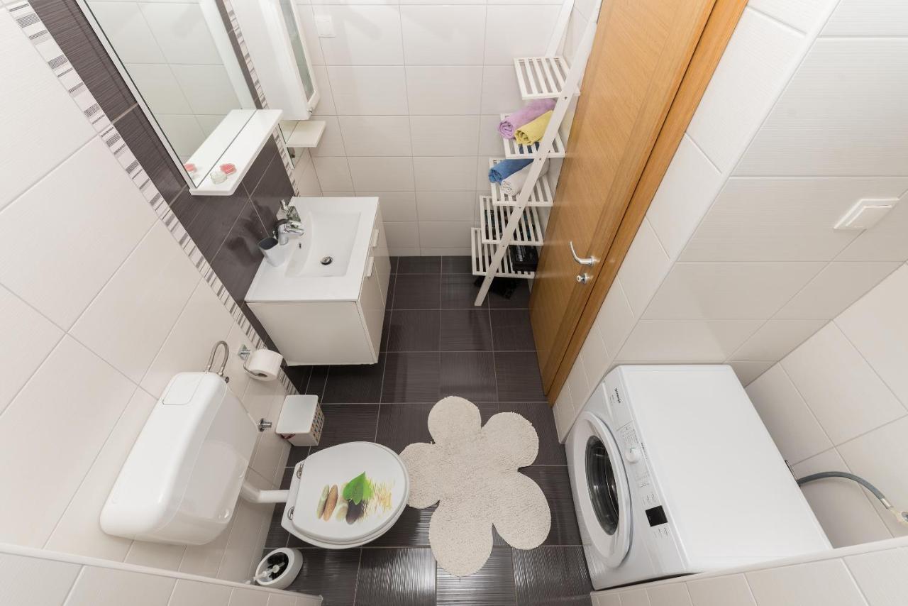 Neno Apartment Макарска Екстериор снимка