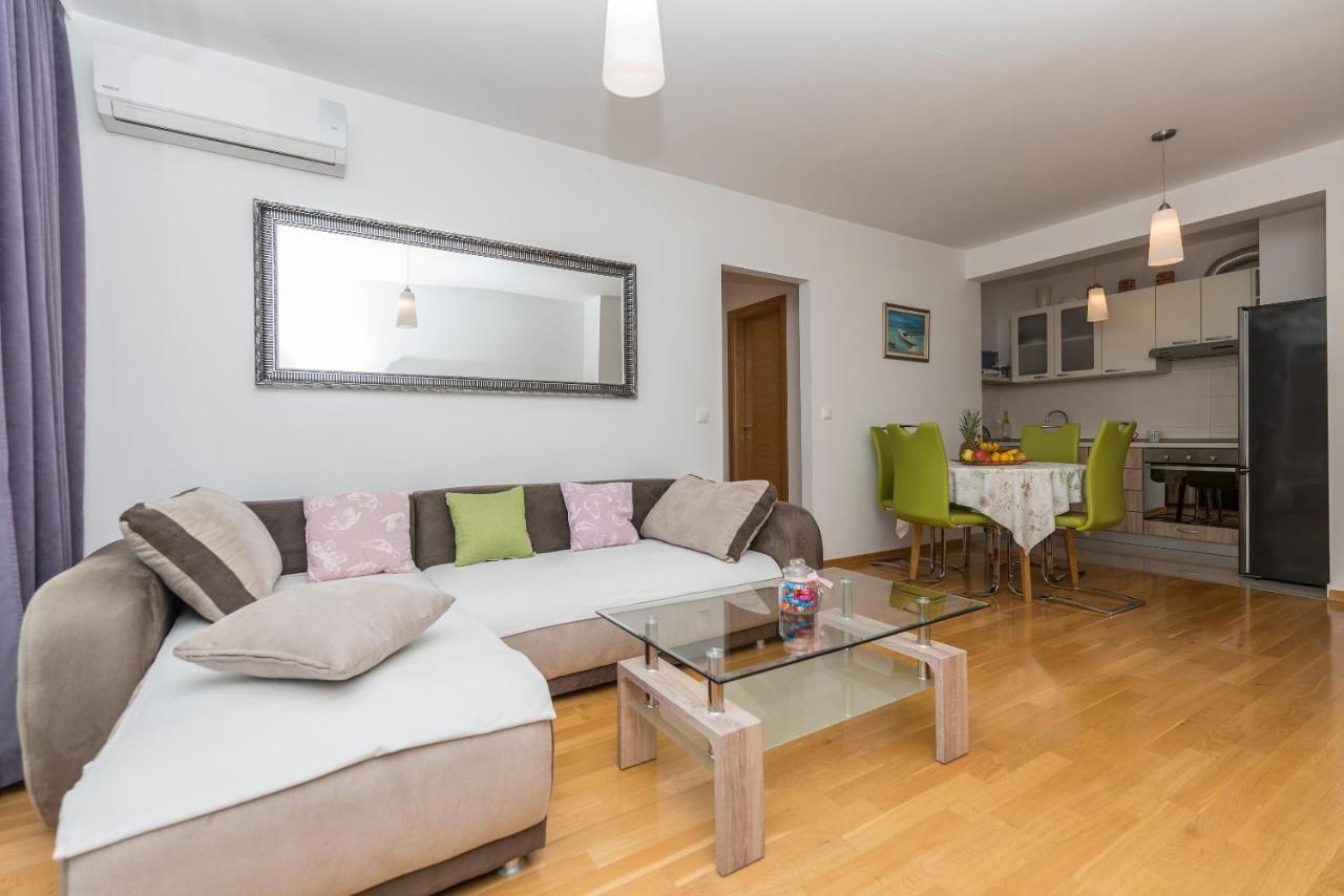 Neno Apartment Макарска Екстериор снимка