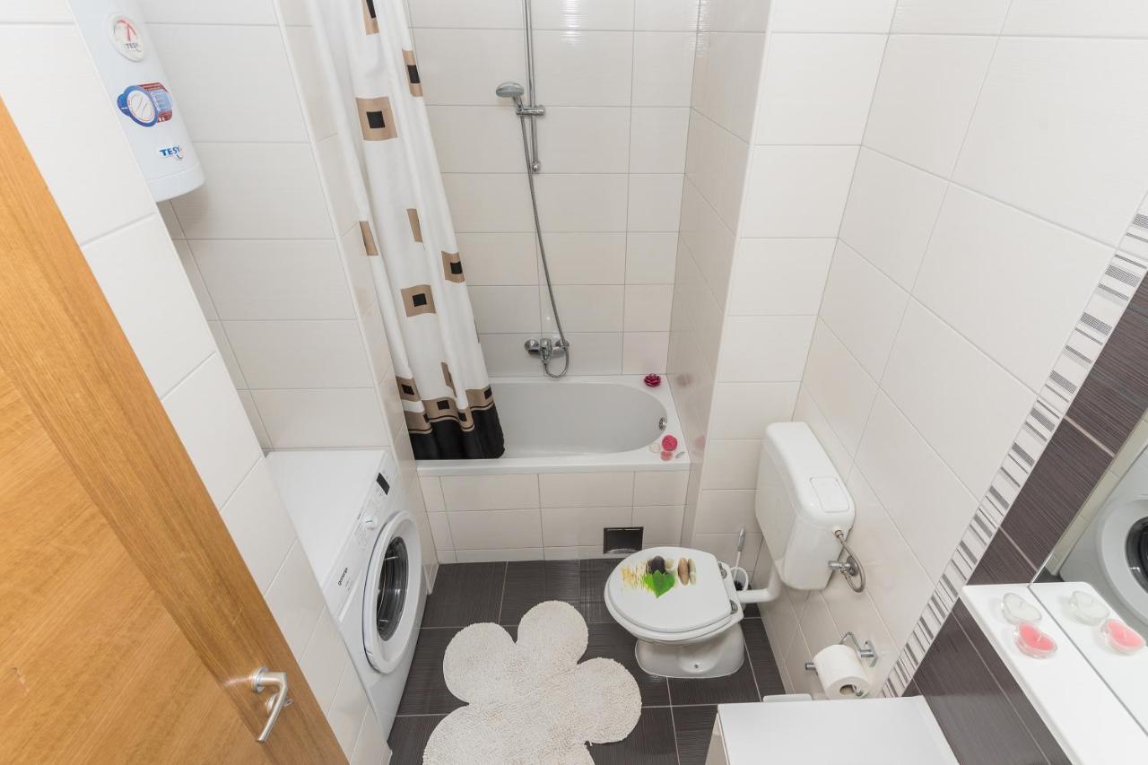 Neno Apartment Макарска Екстериор снимка