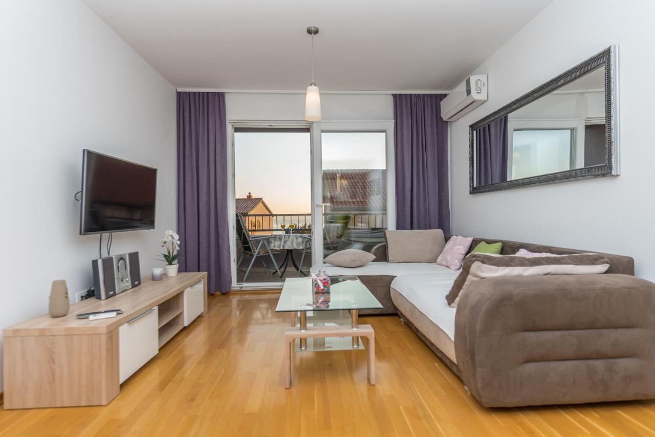 Neno Apartment Макарска Екстериор снимка