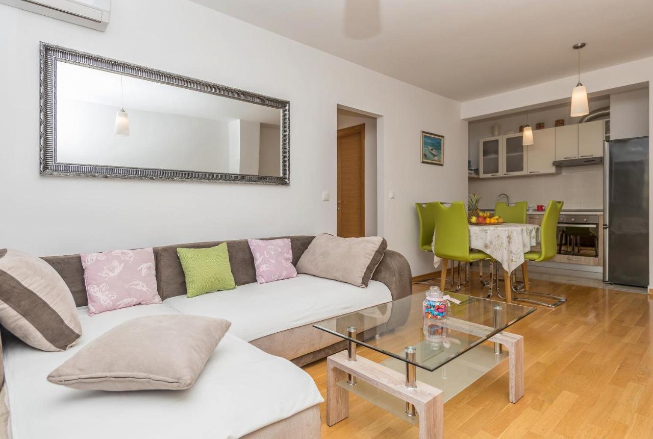 Neno Apartment Макарска Екстериор снимка